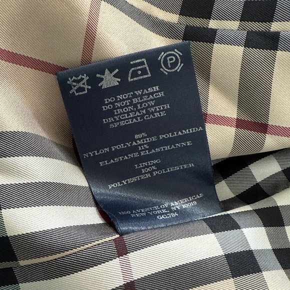 Burberry Black Car Coat with Classic Plaid Interior - Picture 4 of 6